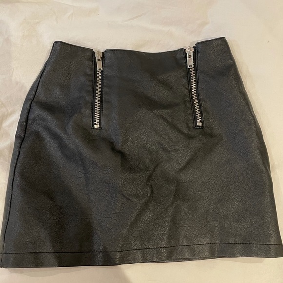 Mini Black Zip Up Skirt - Picture 2 of 4
